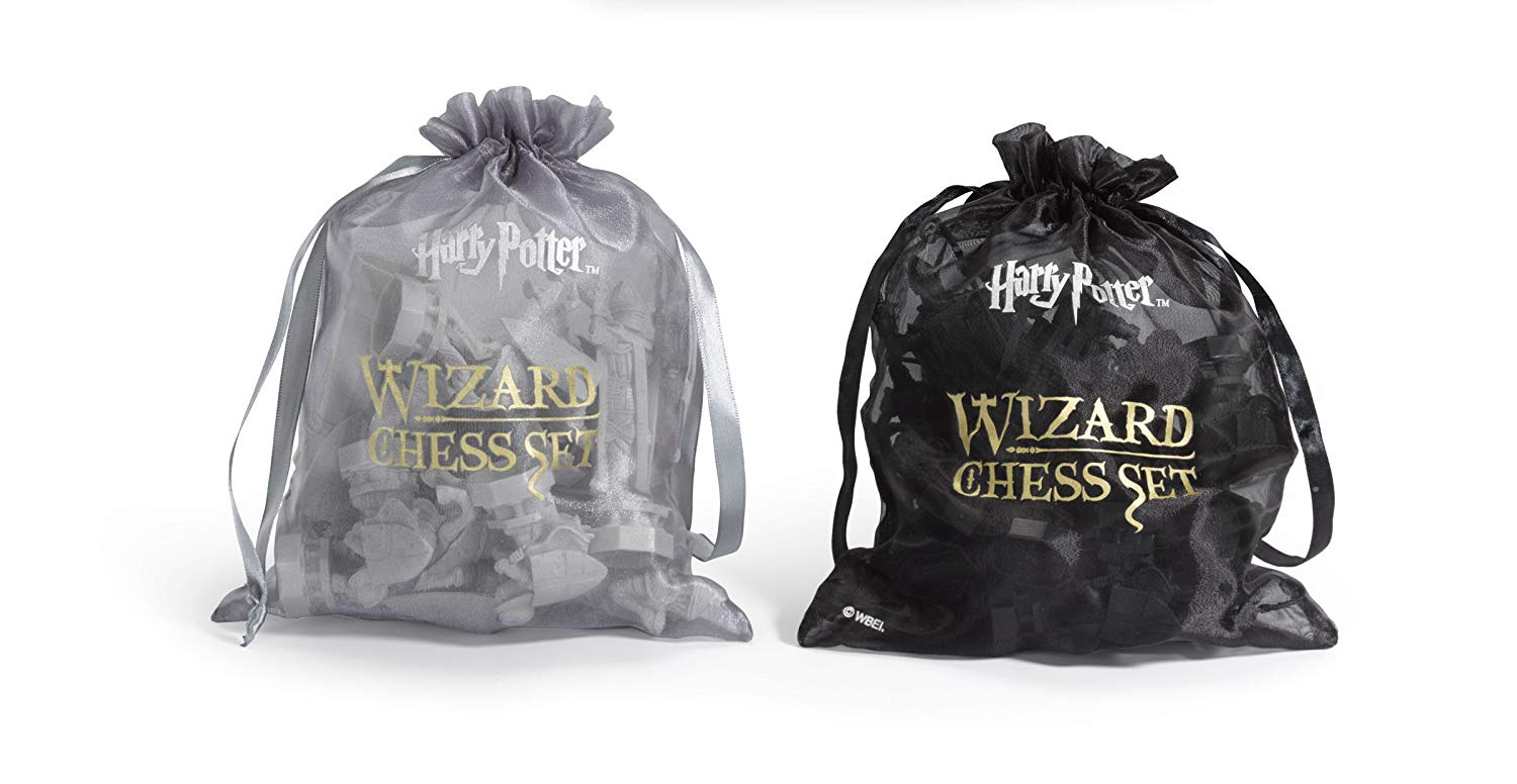 Harry Potter Wizard Chess Set - the Noble Collection - Image 2